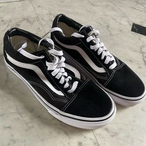 vans woman’s size 8.5 only worn maybe twice in great condition